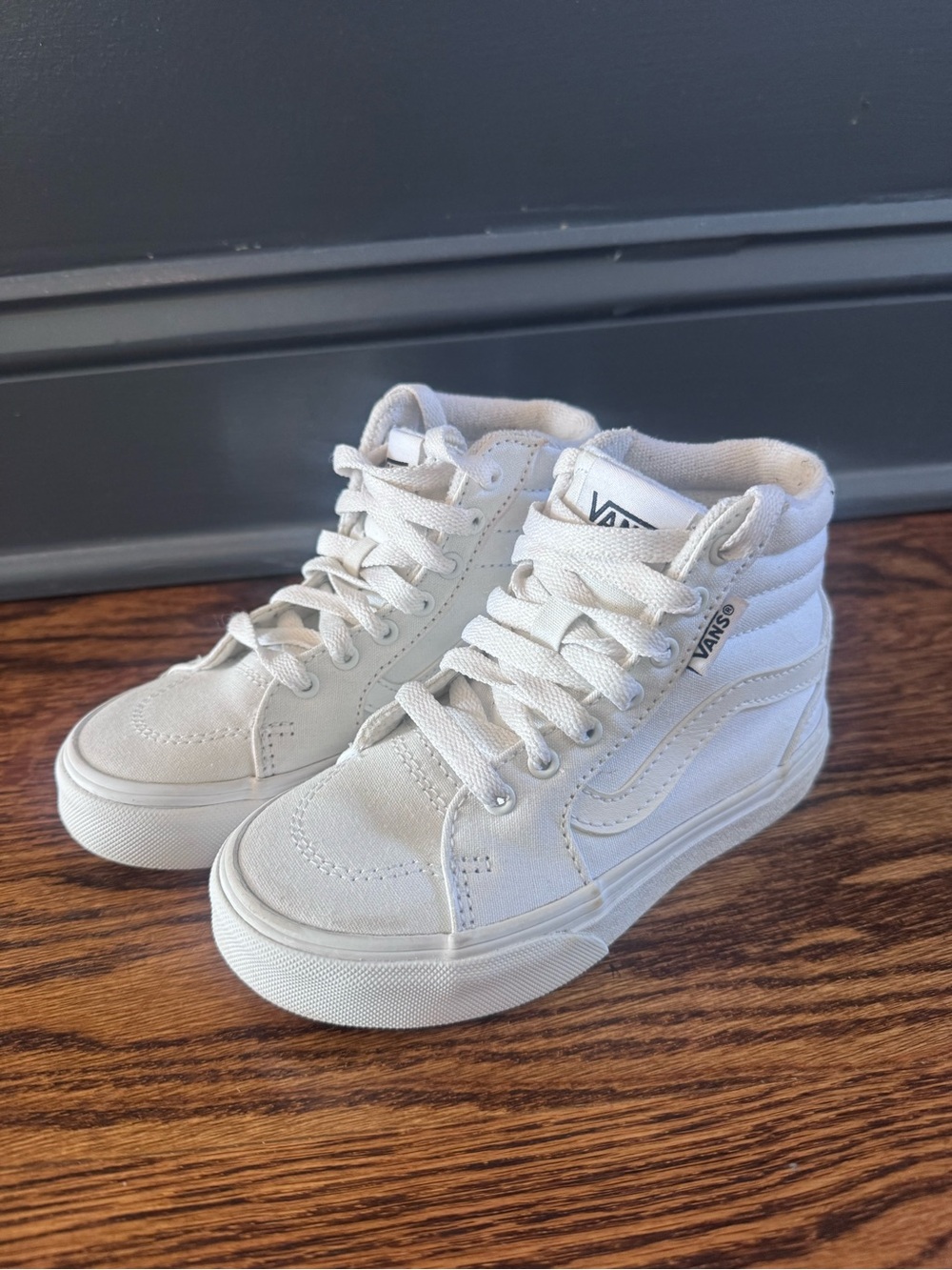 Vans High Top White Lace Up Sk8 Sneakers $80 new size 11